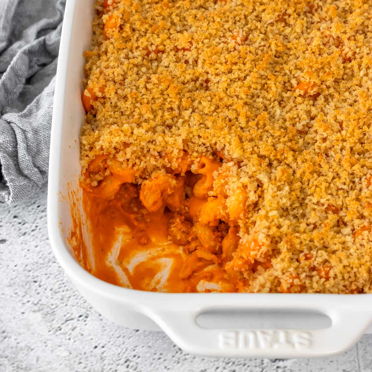 Assado de Macarrão com Molho Cremoso de Pimentão Vermelho Assado