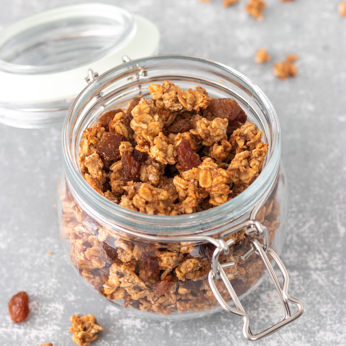 Granola de Banana com Pasta de Amendoim