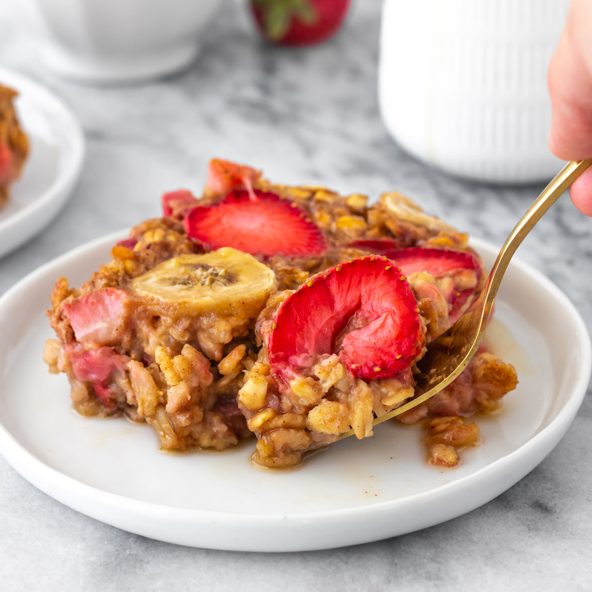 Mingau de Aveia Assado de Banana e Morangos