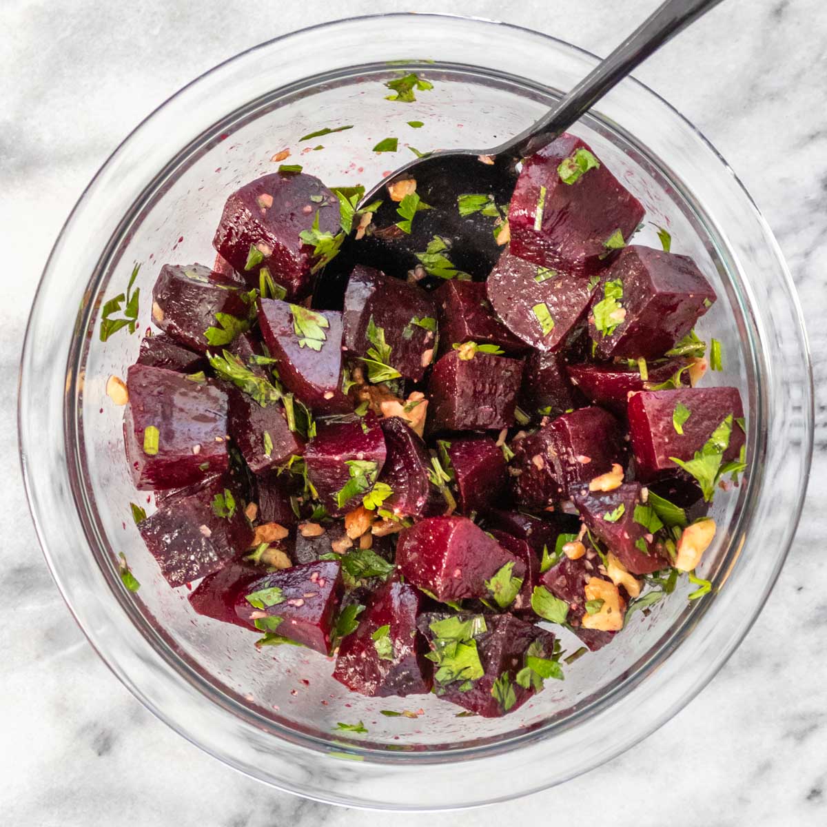 Salada de Beterraba Cozida com Nozes e Salsinha