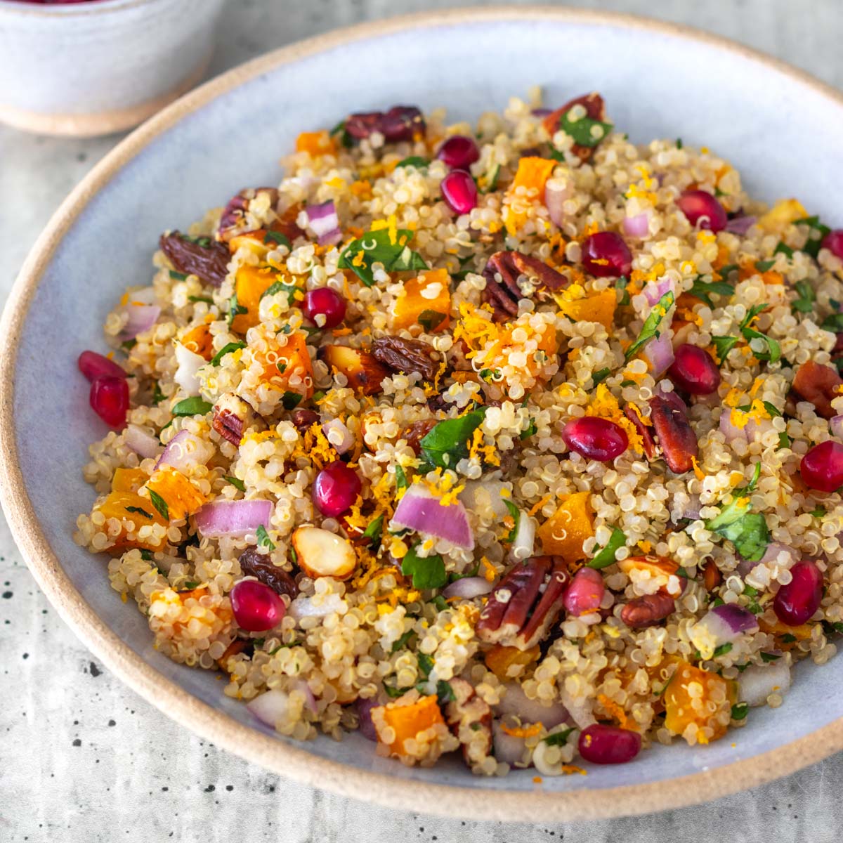Salada de Quinoa Festiva com Vinagrete de Laranja