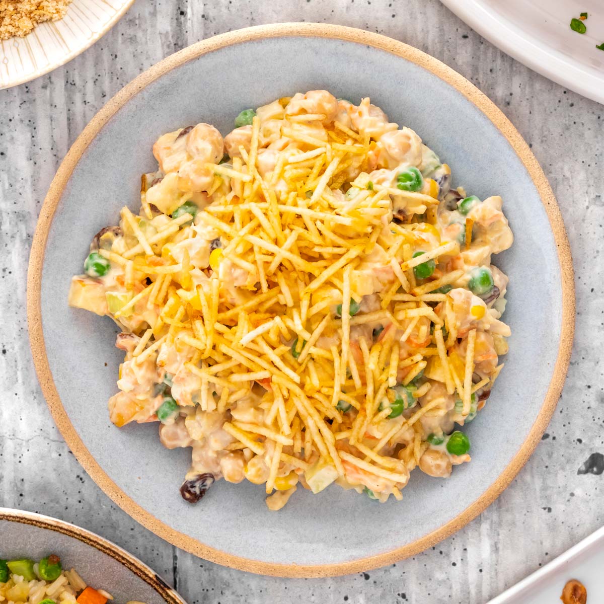 Salpicão de Grão-de-Bico com Tofu Defumado